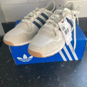 New adidas Galaxy OG size 10.5 - Image 4