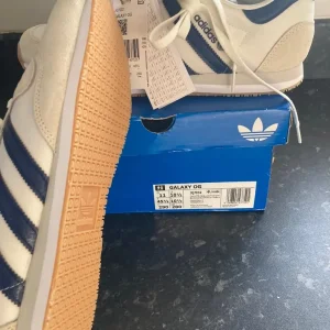 New adidas Galaxy OG size 10.5 - Image 8