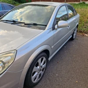 2008 Vauxhall Vectra Hatchback Manual - Image 3