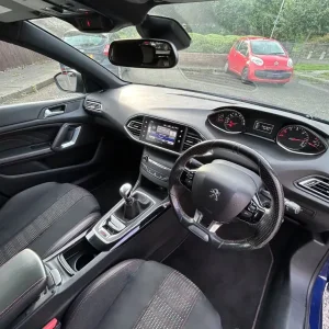2017 Peugeot 308 Hatchback Manual 5-door - Image 6