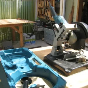 Makita 230mm Angle Grinder GA9020KD with stand - Image 4