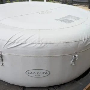 Paris Lay-z-spa hot tub - Image 3