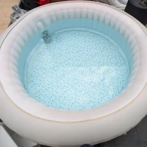 Paris Lay-z-spa hot tub - Image 7