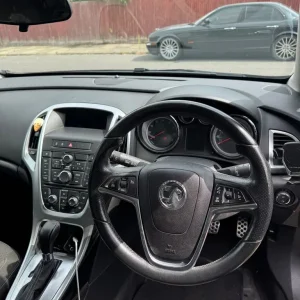 2011 Vauxhall Astra Hatchback 1598cc 5-door - Image 5