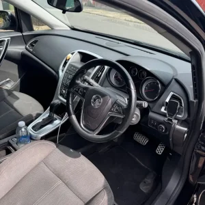 2011 Vauxhall Astra Hatchback 1598cc 5-door - Image 6