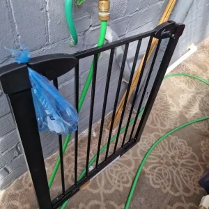 Baby stair gate