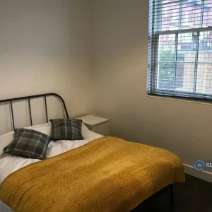 2 bedroom flat in Sherwood Rise, NG7 - Image 7