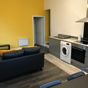 2 bedroom flat in Sherwood Rise, NG7