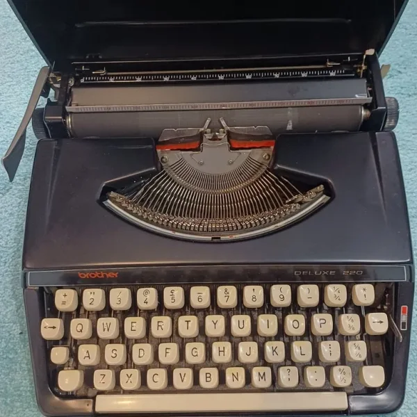 Brother Deluxe 220 Portable Typewriter Vintage Black with Hard Case