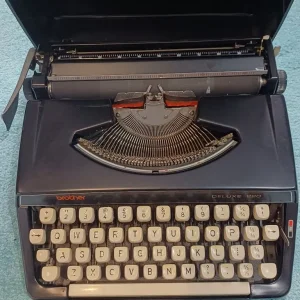 Brother Deluxe 220 Portable Typewriter Vintage Black with Hard Case