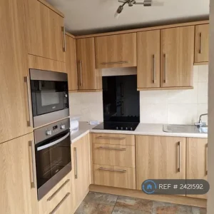 3 bedroom house in Dalefield Avenue, Gloucestershire, England - Image 2
