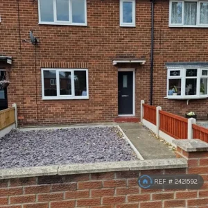 3 bedroom house in Dalefield Avenue, Gloucestershire, England