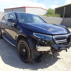 2021 Mercedes EQC 400 4MATIC AMG Line Premium+ Electric - Image 4