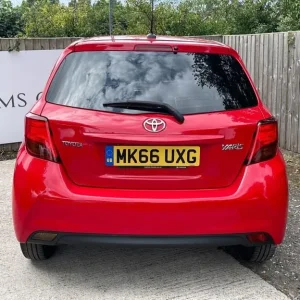 2016 Toyota Yaris 1.4 D-4D Icon Euro 6 5-door Hatchback Diesel Manual - Image 3
