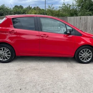 2016 Toyota Yaris 1.4 D-4D Icon Euro 6 5-door Hatchback Diesel Manual - Image 4
