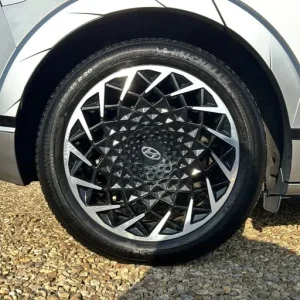 Hyundai Ioniq 5 Ultimate 73kWh Electric Hatchback - Image 8