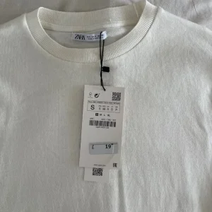 Men’s Zara Cream Jumper - Image 3