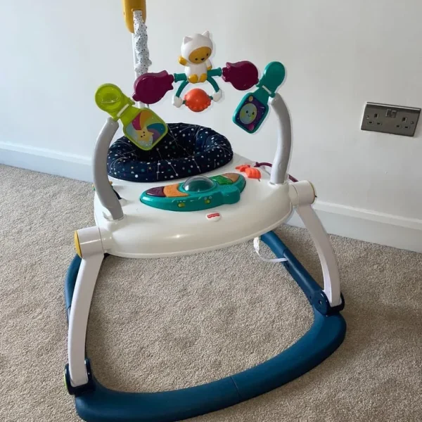 Baby bouncer with music, still works well