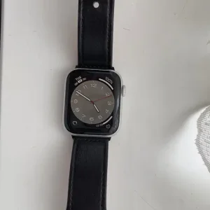 Apple Watch Series 4 40mm Space Grey - Image 2