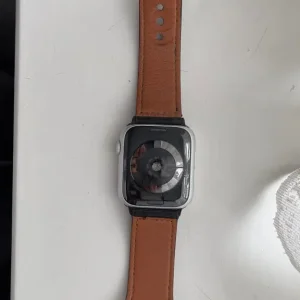Apple Watch Series 4 40mm Space Grey - Image 3