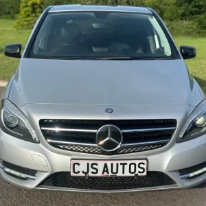 2013 Mercedes-Benz B-Class BLUEEFFICIENCY SPORT MPV Petrol Manual - Image 3