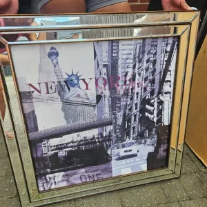 Mirrors and Pictures - Image 3