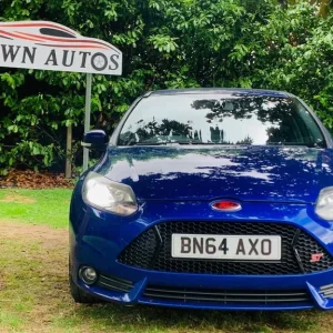 2014 Ford Focus 2.0T EcoBoost ST-2 Euro 5 5-door hatchback petrol manual - Image 2