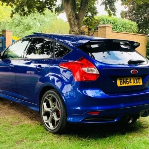 2014 Ford Focus 2.0T EcoBoost ST-2 Euro 5 5-door hatchback petrol manual - Image 4
