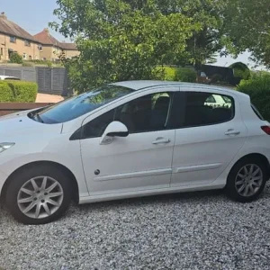 Peugeot 308 1.4 VTI 5-door hatchback - Image 2