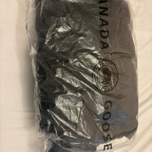 Canada Goose Men's Fusion Medium-Size Coat - Image 4