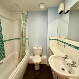 2 bedroom flat in Tullis Gardens - Image 8