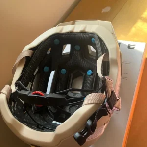 Altis 100% mountain bike helmet size small-medium - Image 4