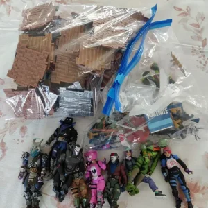 Fortnite character figures and accessories