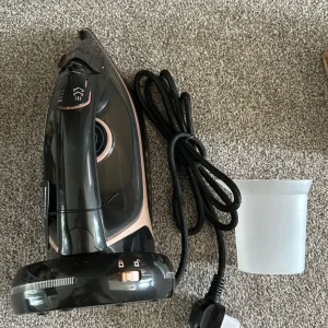 Beldray 2-in-1 Cordless Steam Iron – Rose Gold – Never Used - Image 3