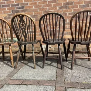 Four older bentwood chairs - Image 3