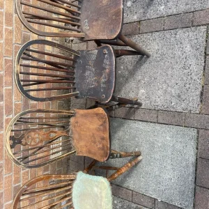 Four older bentwood chairs - Image 4