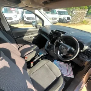 2019 Vauxhall Combo 1.6 Turbo D 2000 Edition Panel Van - Image 3