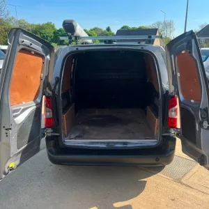 2019 Vauxhall Combo 1.6 Turbo D 2000 Edition Panel Van - Image 4