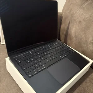 Apple MacBook 2022 M2 - Image 4