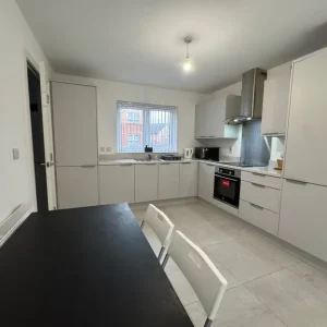 3-bedroom detached home in Glencollyer Street - Image 4