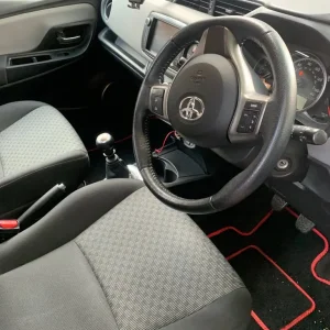 Toyota Yaris Hatchback 2015 Manual 5-door - Image 6