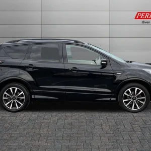 2019 Ford Kuga 1.5 TDCi ST-Line 5-door hatchback diesel manual - Image 3