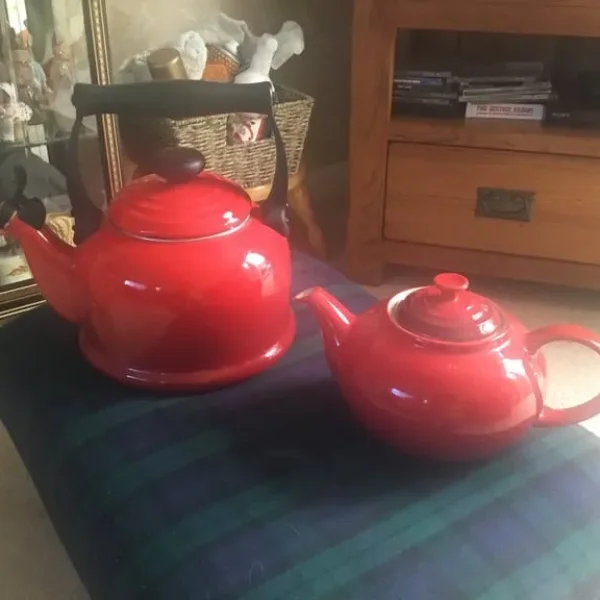 Tea pot red le creuset