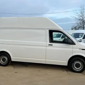 2020 Volkswagen Transporter 2.0 TDI Panel Van - Image 2