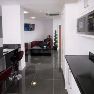 Furnished office spaces for 8 to 45 desks - Image 5