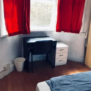 Large furnished single room with all bills included