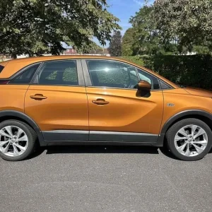 2018 Vauxhall Crossland X SE SUV Petrol Manual - Image 2