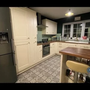 3 bedroom fully furnished semi-detached house in Heswall, Wirral - Image 8