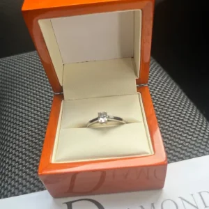 Platinum Diamond Ring - Image 2