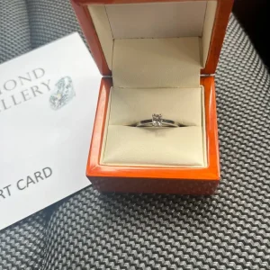 Platinum Diamond Ring - Image 3